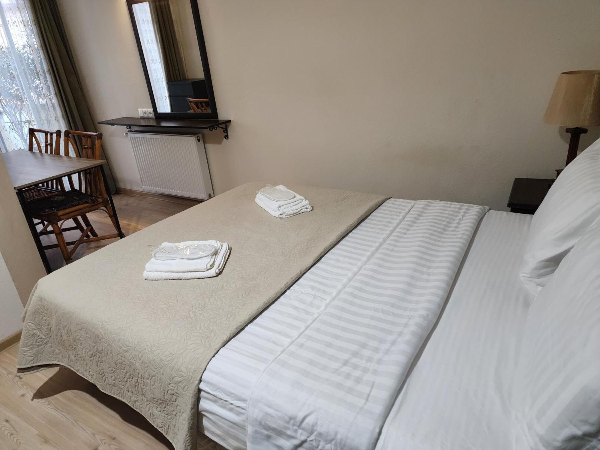 Vake-Saburtalo Hillside Apartment Tbilisi Ngoại thất bức ảnh