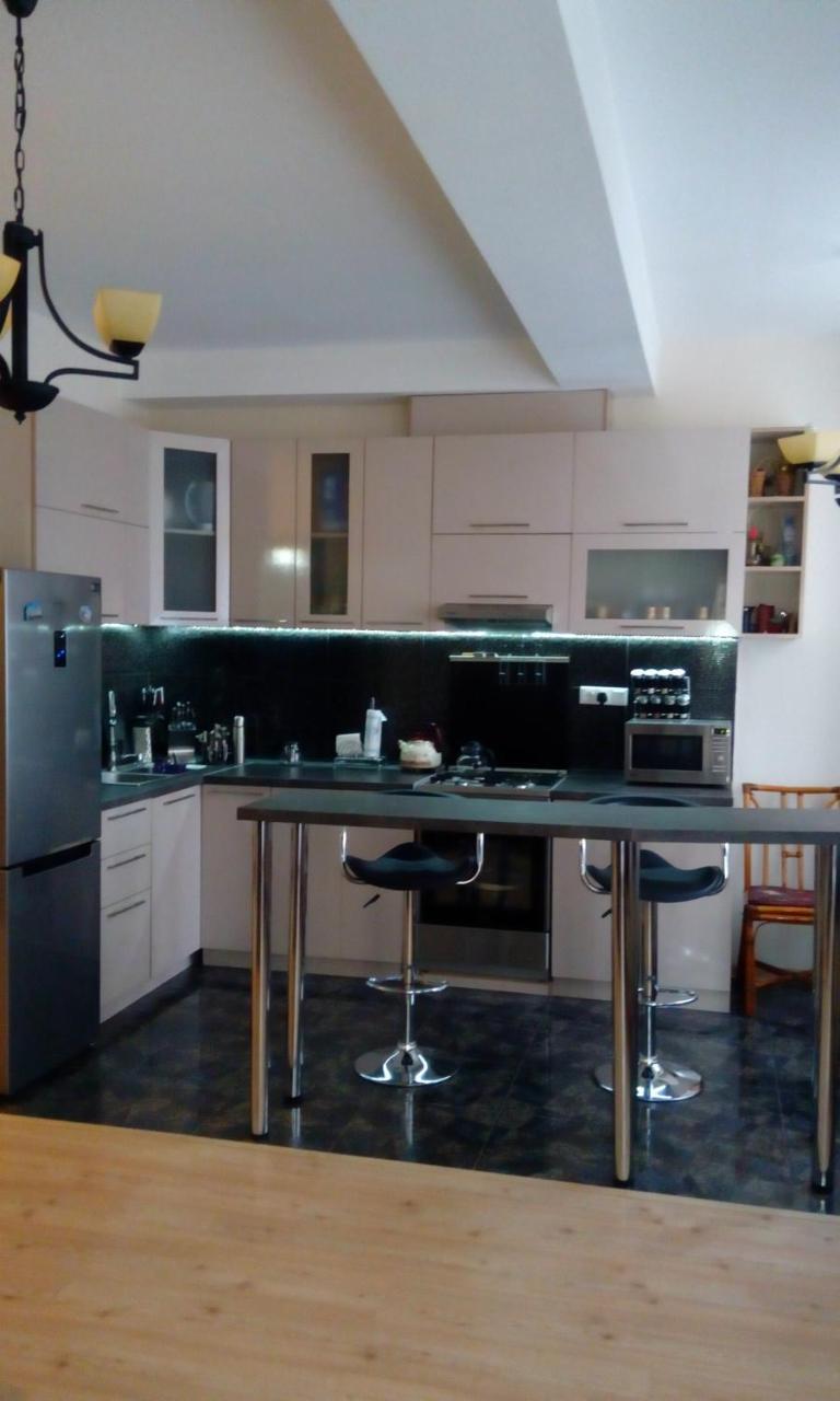 Vake-Saburtalo Hillside Apartment Tbilisi Ngoại thất bức ảnh